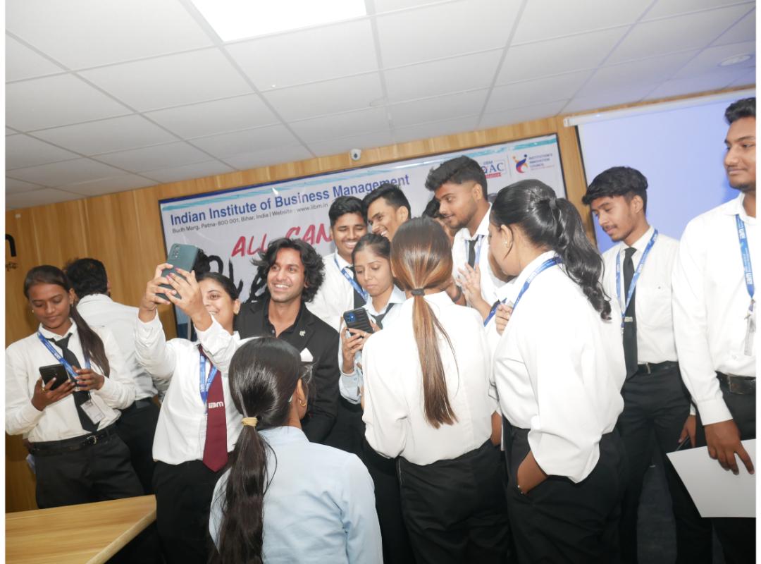 Rahul Soni Conducts “All Can Sketch” Workshop for PGDM, BBA, BCA & MAMC Students at IIBM and ZHI Patna